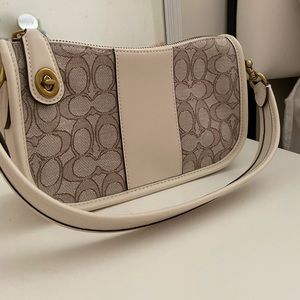 Coach Swinger Bag in Signature Jacquard Ivory
